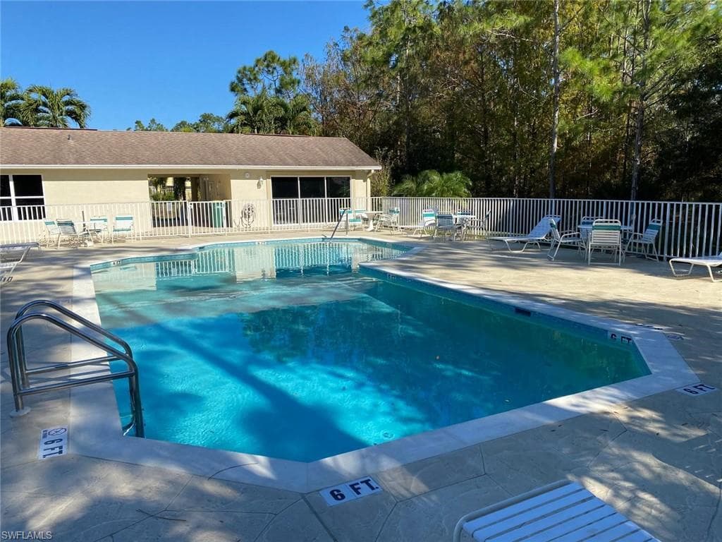 5301 Whitten DR # 81, NAPLES FL 34104-2
