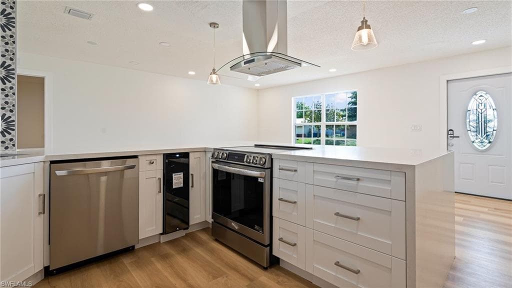 1393 White Cedar LN, NORTH FORT MYERS FL 33917-6
