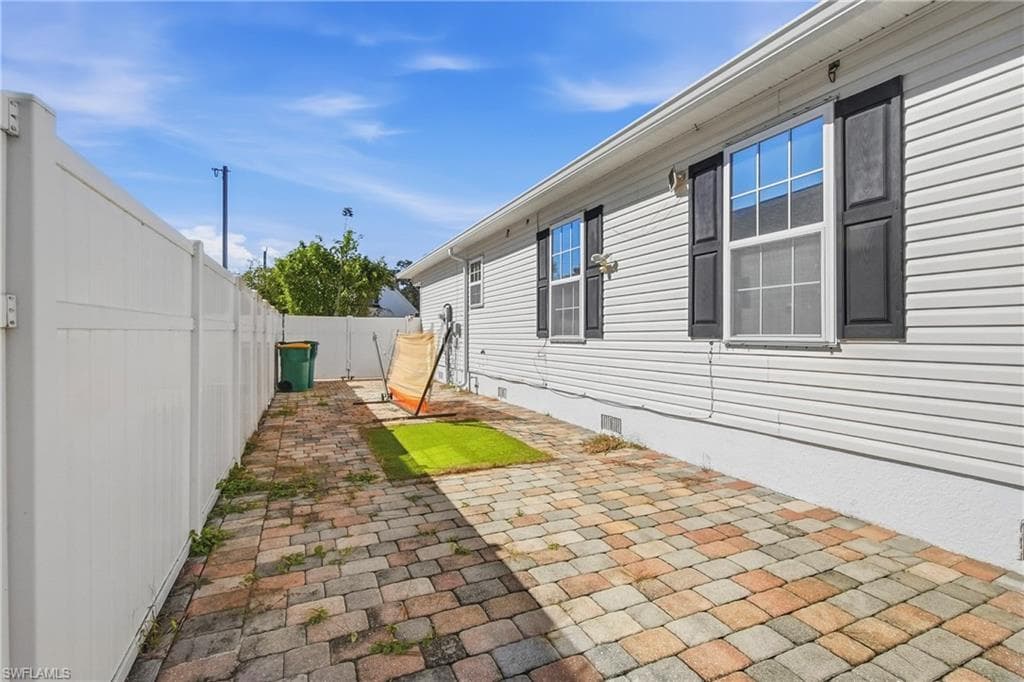 286 Leawood CIR, NAPLES FL 34104-27