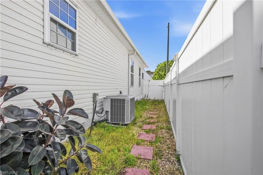 286 Leawood CIR, NAPLES FL 34104-28