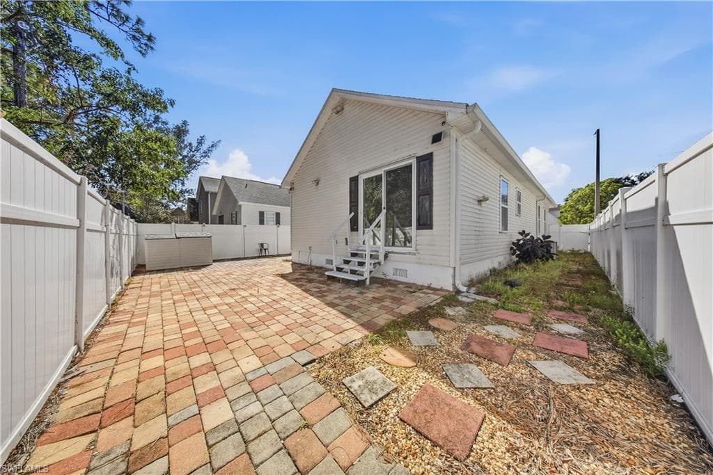 286 Leawood CIR, NAPLES FL 34104-24