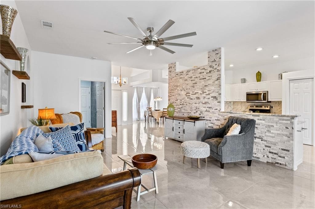 9346 Palm Island CIR, NORTH FORT MYERS FL 33903-12