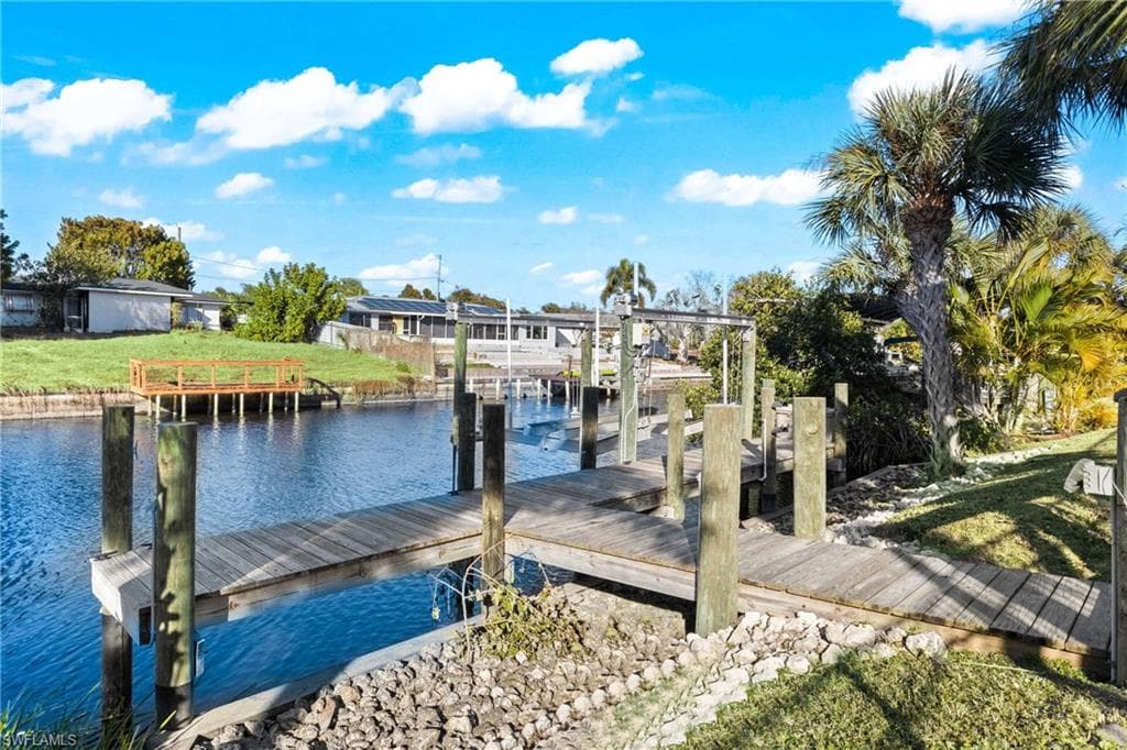 9346 Palm Island CIR, NORTH FORT MYERS FL 33903-35