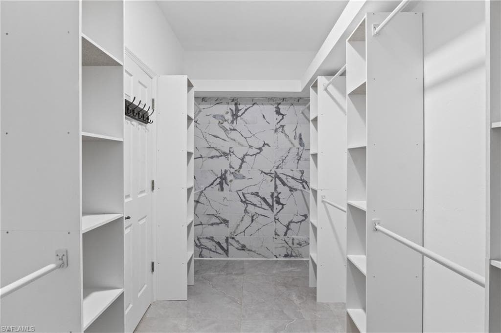 9346 Palm Island CIR, NORTH FORT MYERS FL 33903-23