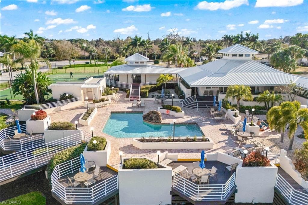 9346 Palm Island CIR, NORTH FORT MYERS FL 33903-37