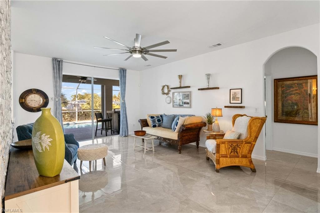 9346 Palm Island CIR, NORTH FORT MYERS FL 33903-9