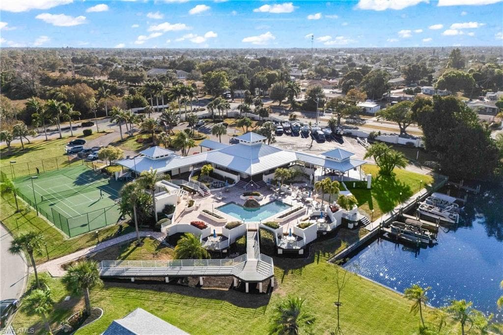 9346 Palm Island CIR, NORTH FORT MYERS FL 33903-36