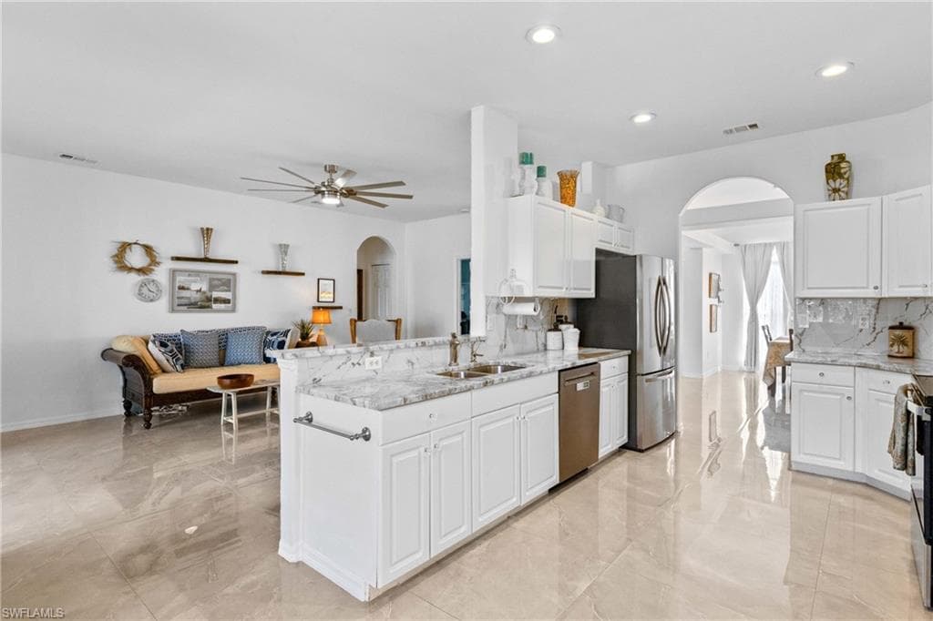 9346 Palm Island CIR, NORTH FORT MYERS FL 33903-14