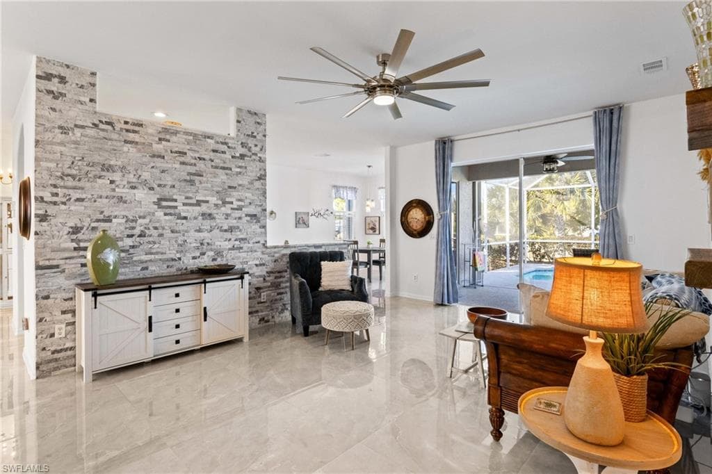 9346 Palm Island CIR, NORTH FORT MYERS FL 33903-10