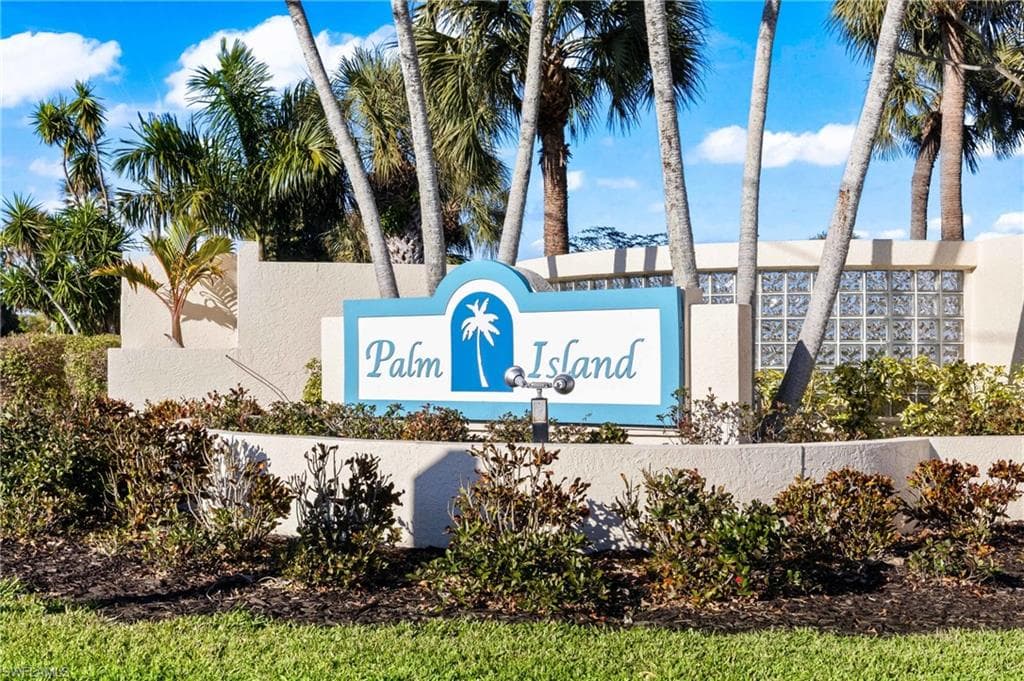 9346 Palm Island CIR, NORTH FORT MYERS FL 33903-39