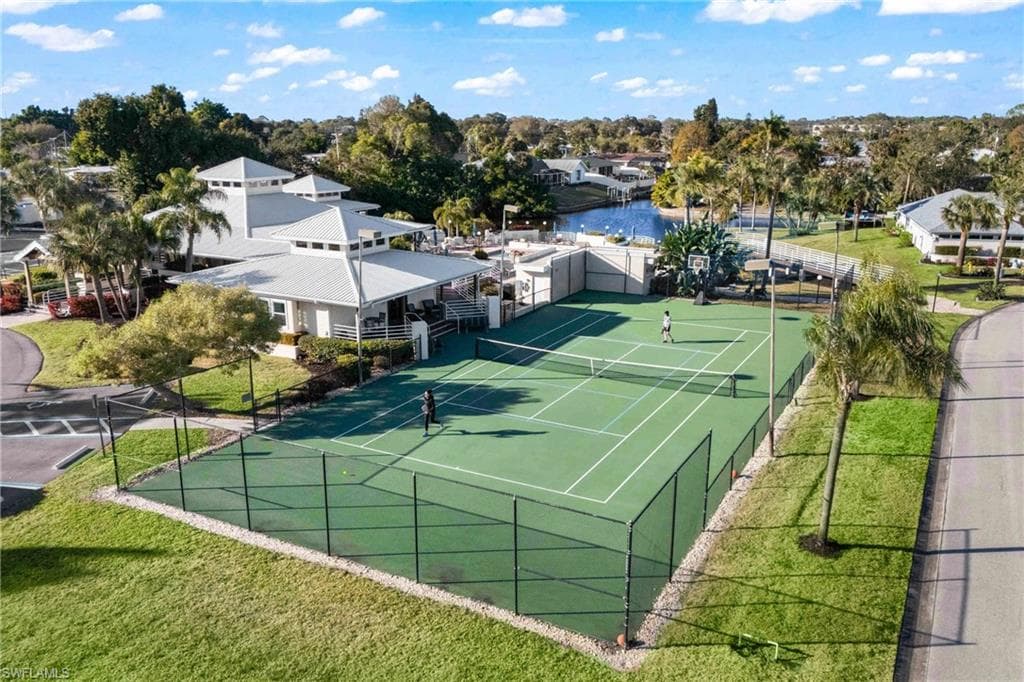 9346 Palm Island CIR, NORTH FORT MYERS FL 33903-38