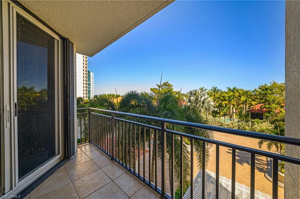 7225 Pelican Bay BLVD 402-18