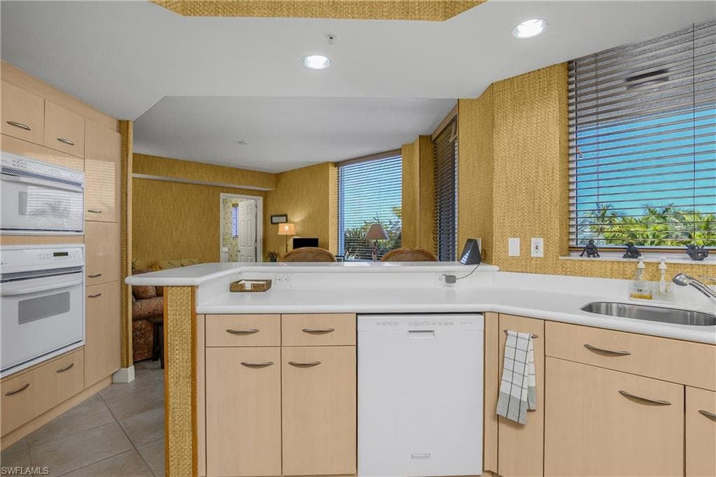 7225 Pelican Bay BLVD 402-11