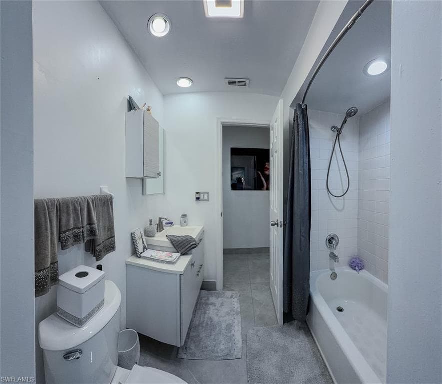22690 Island Lakes DR, ESTERO FL 33928-24