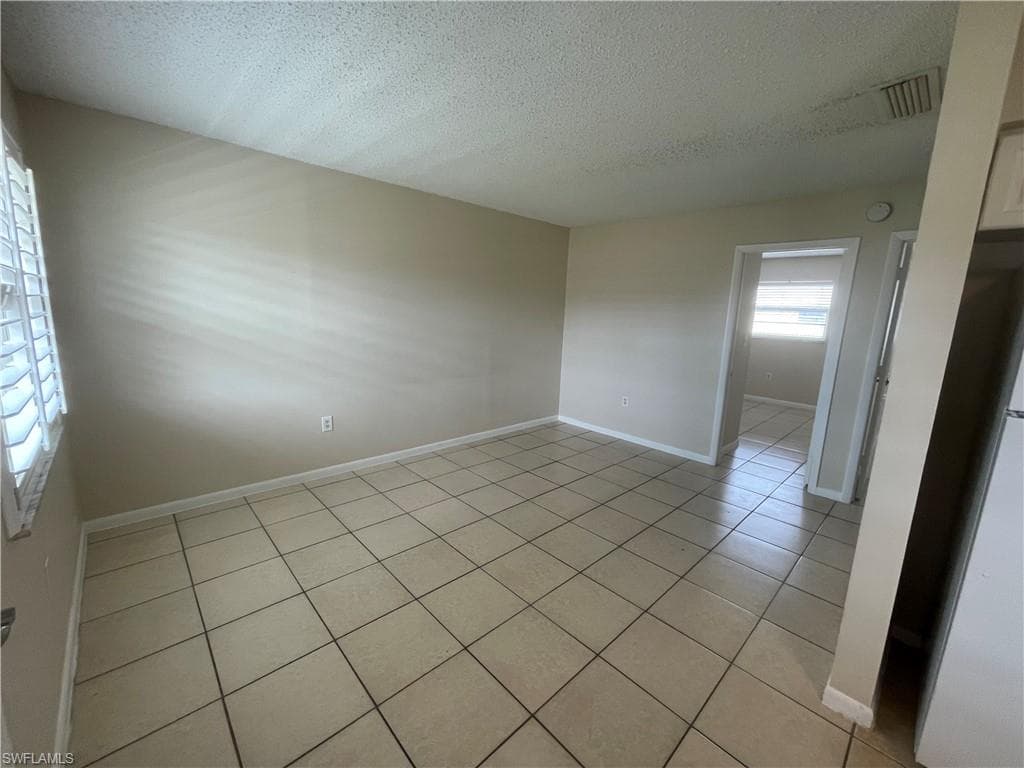 3325 Airport pulling RD, NAPLES FL 34105-2