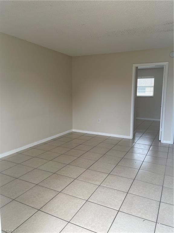 3325 Airport pulling RD, NAPLES FL 34105-13