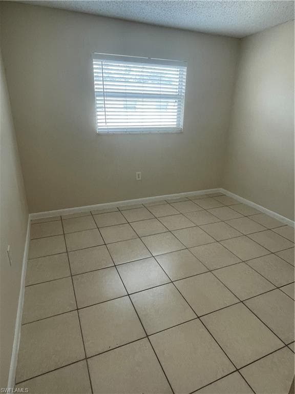 3325 Airport pulling RD, NAPLES FL 34105-7