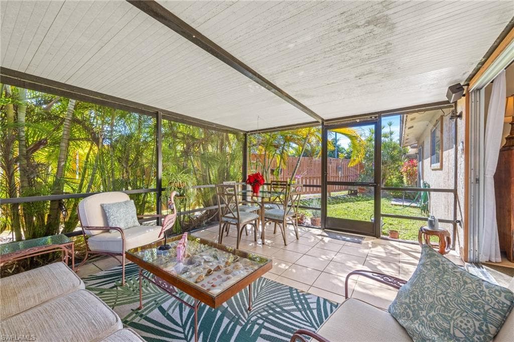 6486 Royal Woods DR, FORT MYERS FL 33908-15