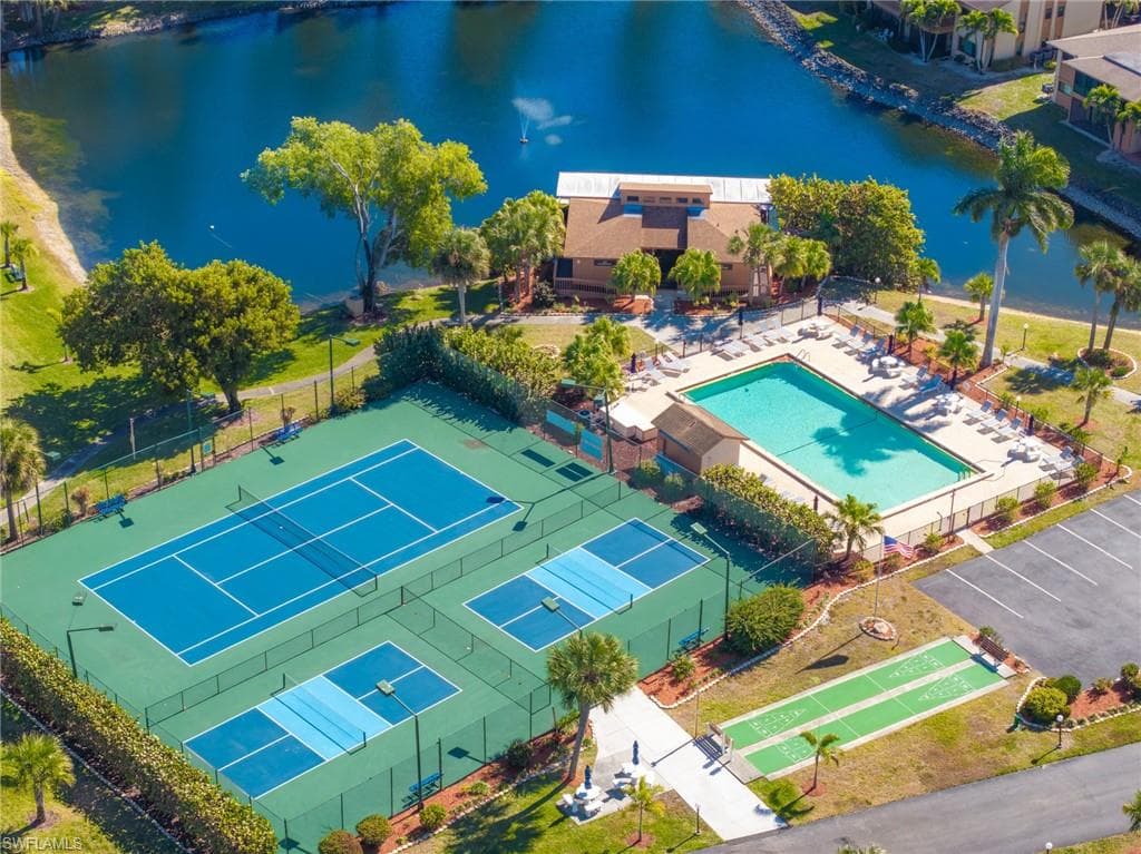 6486 Royal Woods DR, FORT MYERS FL 33908-32