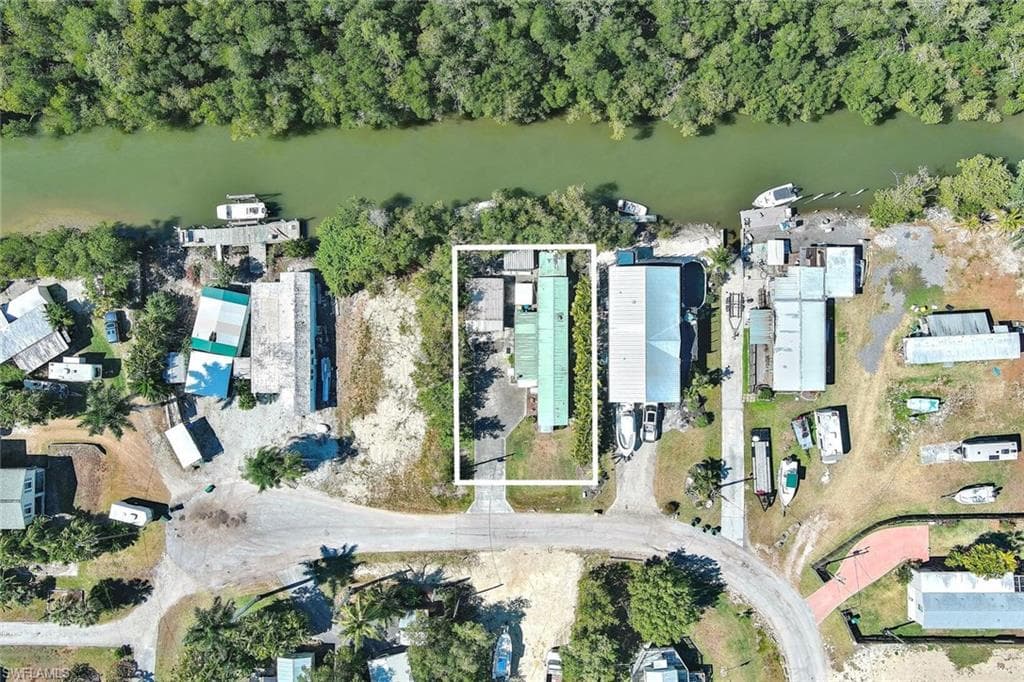 33 Plantation DR, EVERGLADES CITY FL 34139-1