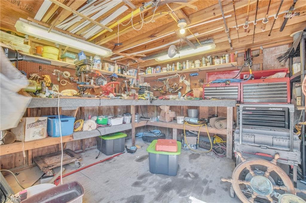 33 Plantation DR, EVERGLADES CITY FL 34139-8