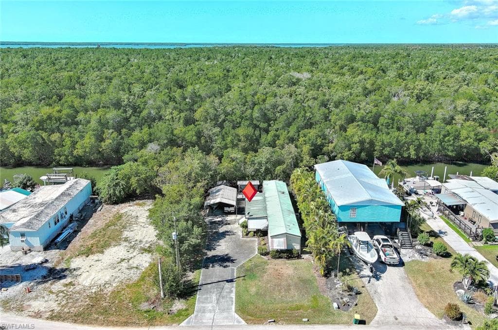 33 Plantation DR, EVERGLADES CITY FL 34139-33
