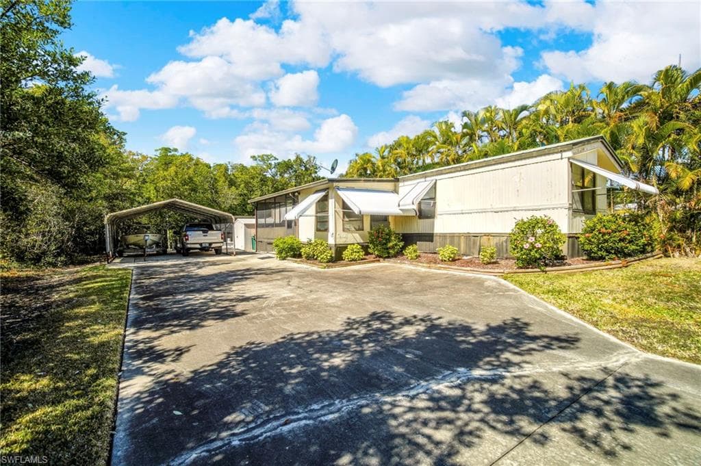 33 Plantation DR, EVERGLADES CITY FL 34139-9