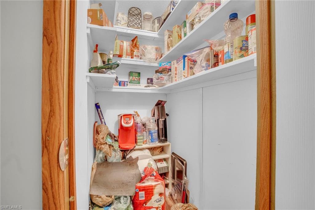 33 Plantation DR, EVERGLADES CITY FL 34139-17