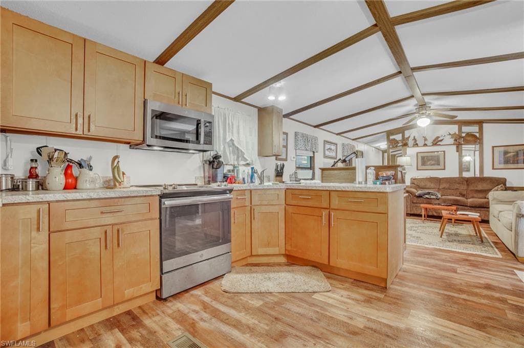 33 Plantation DR, EVERGLADES CITY FL 34139-14