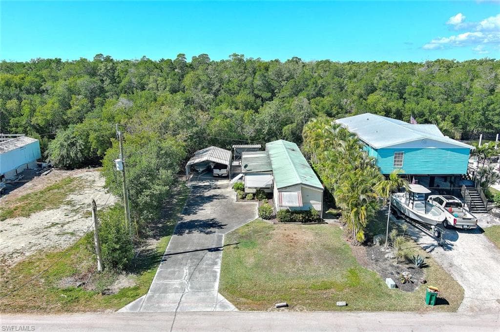 33 Plantation DR, EVERGLADES CITY FL 34139-38