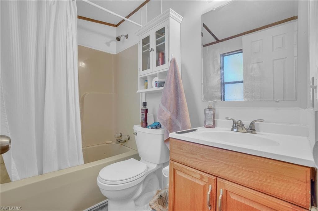 33 Plantation DR, EVERGLADES CITY FL 34139-28