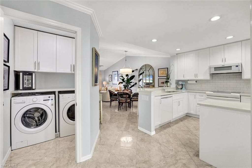 7742 Emerald CIR # V203, NAPLES FL 34109-12