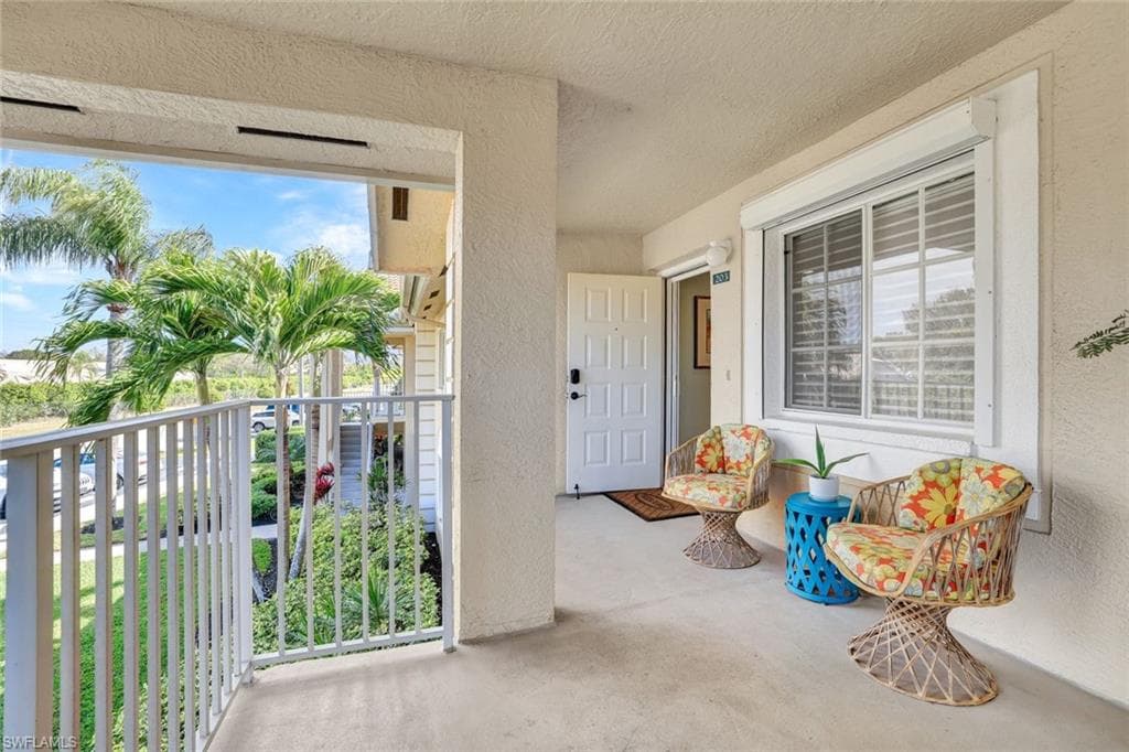 7742 Emerald CIR # V203, NAPLES FL 34109-15