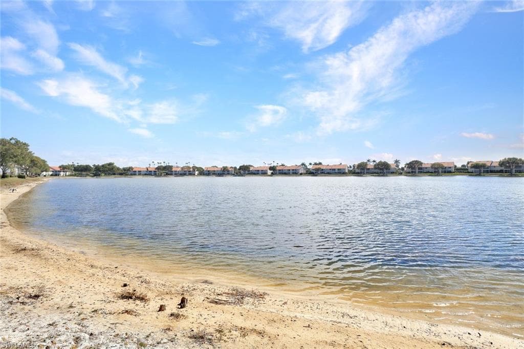 7742 Emerald CIR # V203, NAPLES FL 34109-21