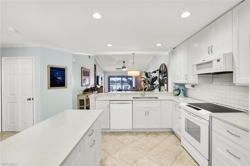 7742 Emerald CIR # V203, NAPLES FL 34109-4