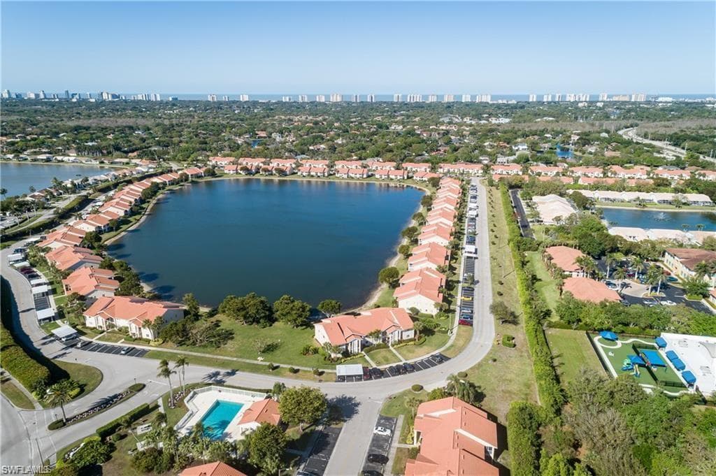 7742 Emerald CIR # V203, NAPLES FL 34109-19