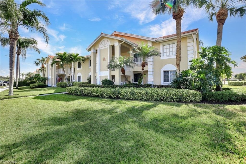 7742 Emerald CIR # V203, NAPLES FL 34109-13