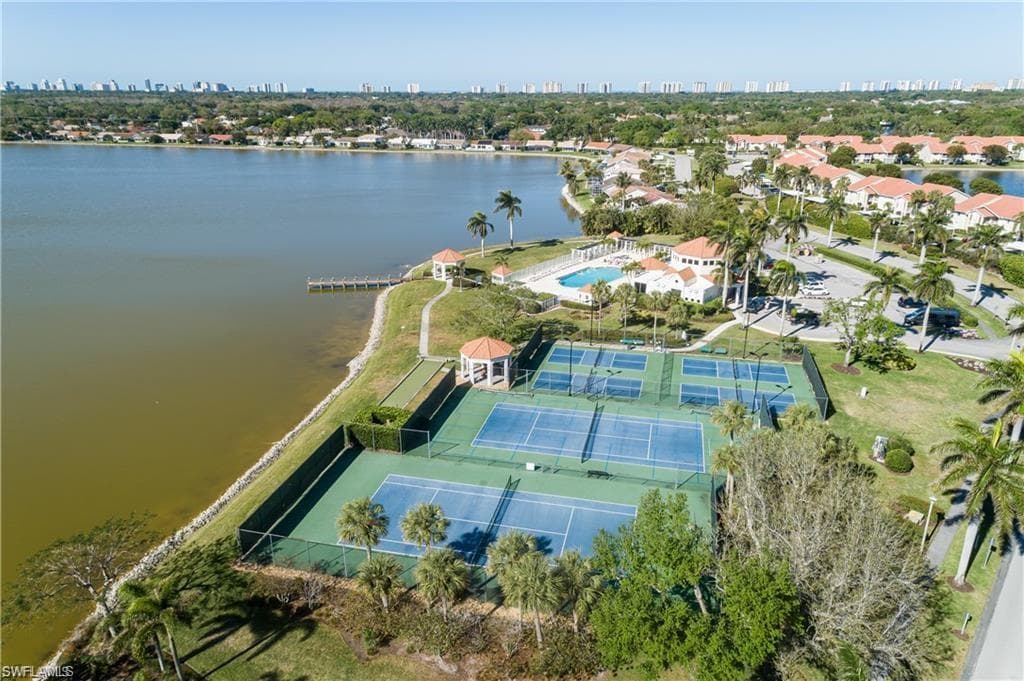 7742 Emerald CIR # V203, NAPLES FL 34109-17