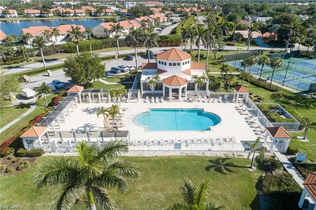7742 Emerald CIR # V203, NAPLES FL 34109-20