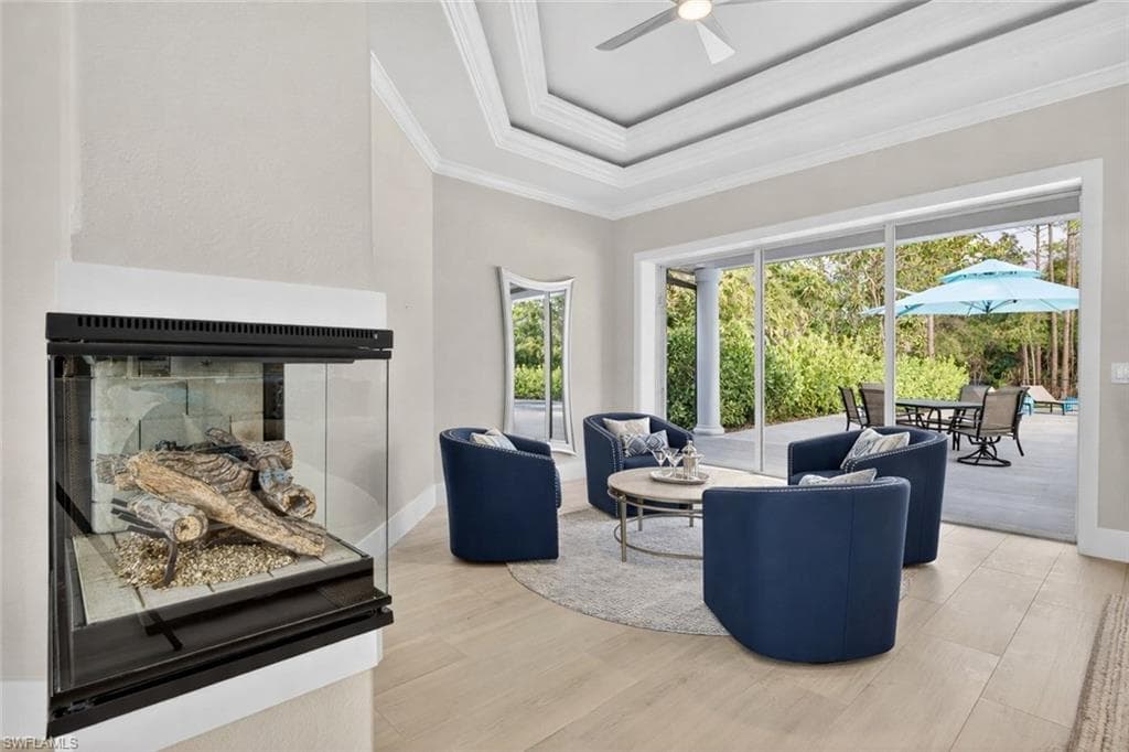 6461 Livingston Woods LN-11