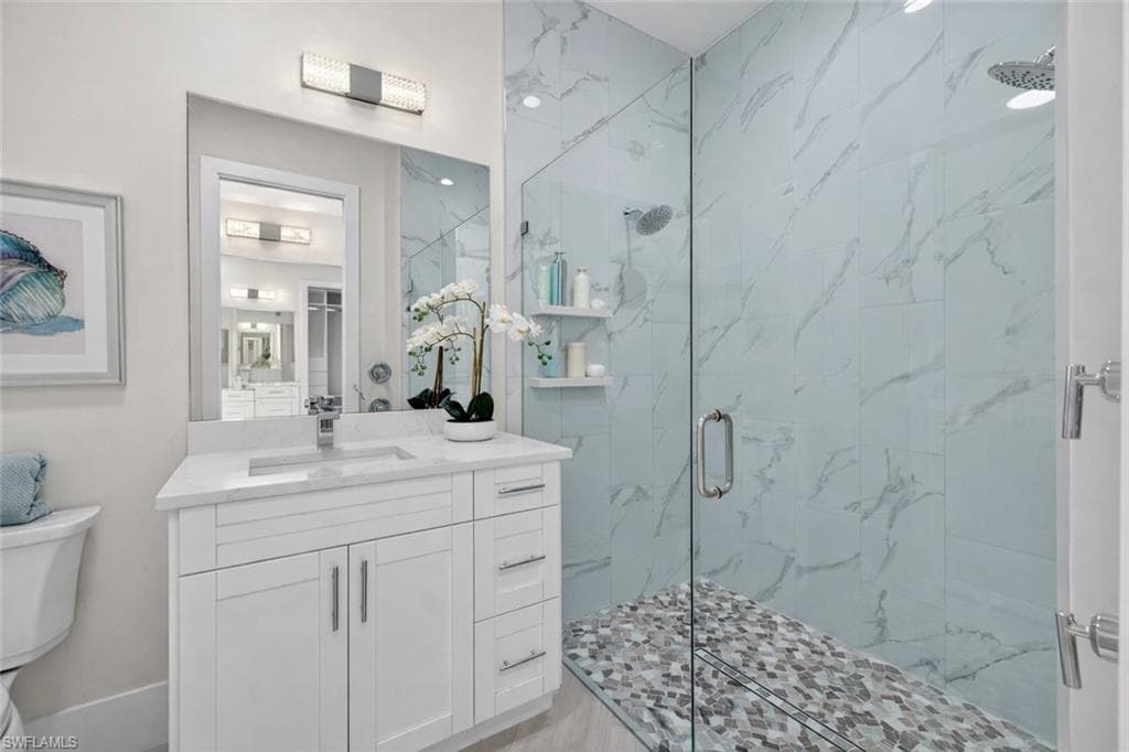 6461 Livingston Woods LN-18