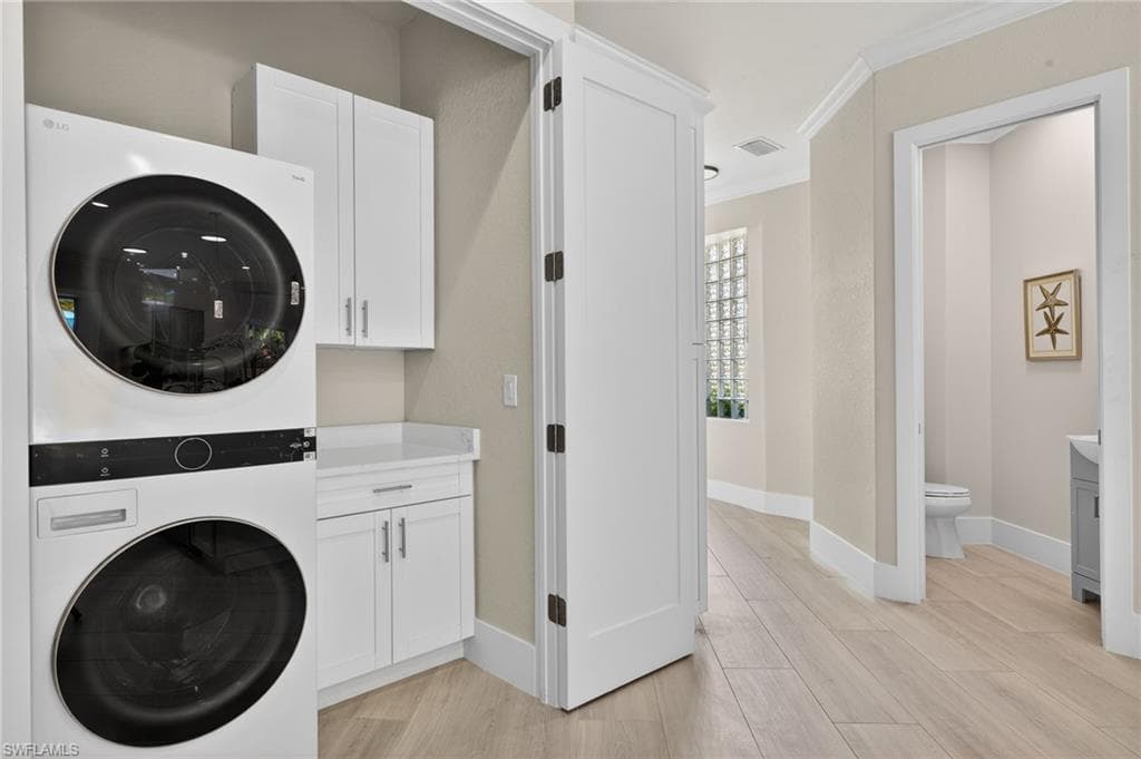 6461 Livingston Woods LN-28
