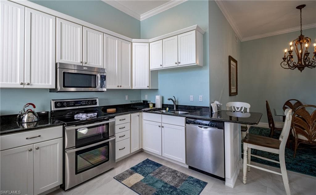 2611 Citrus Lake DR # 203, NAPLES FL 34109-16