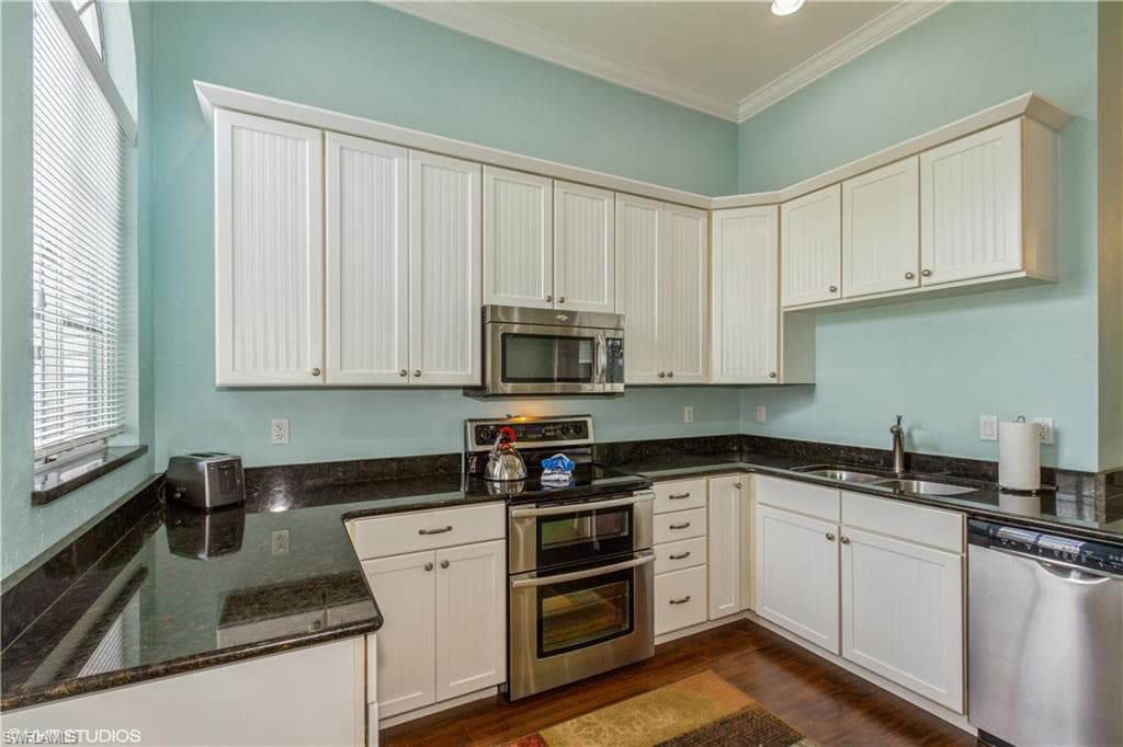 2611 Citrus Lake DR # 203, NAPLES FL 34109-15