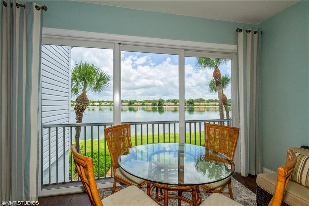 2611 Citrus Lake DR # 203, NAPLES FL 34109-6