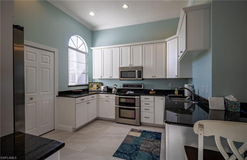 2611 Citrus Lake DR # 203, NAPLES FL 34109-17