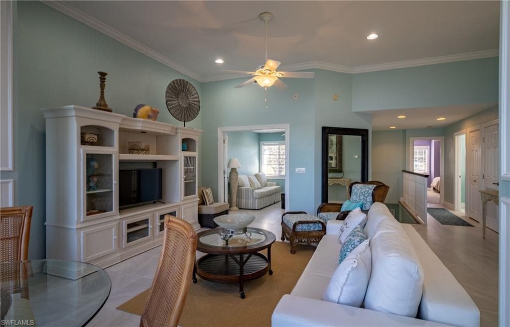 2611 Citrus Lake DR # 203, NAPLES FL 34109-3