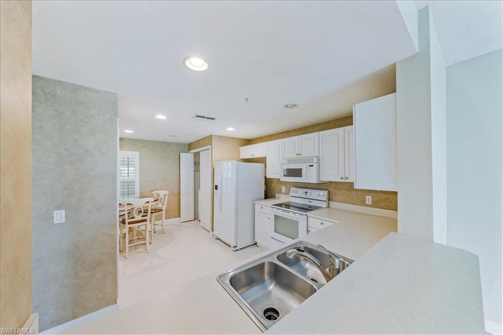 3009 Driftwood WAY # 2807, NAPLES FL 34109-10