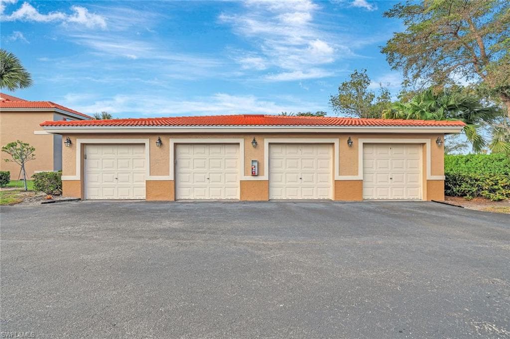 6270 Huntington Lakes CIR # 204, NAPLES FL 34119-16