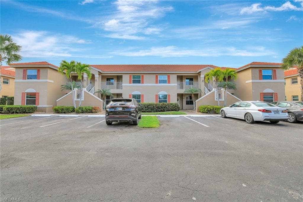 6270 Huntington Lakes CIR # 204, NAPLES FL 34119-15